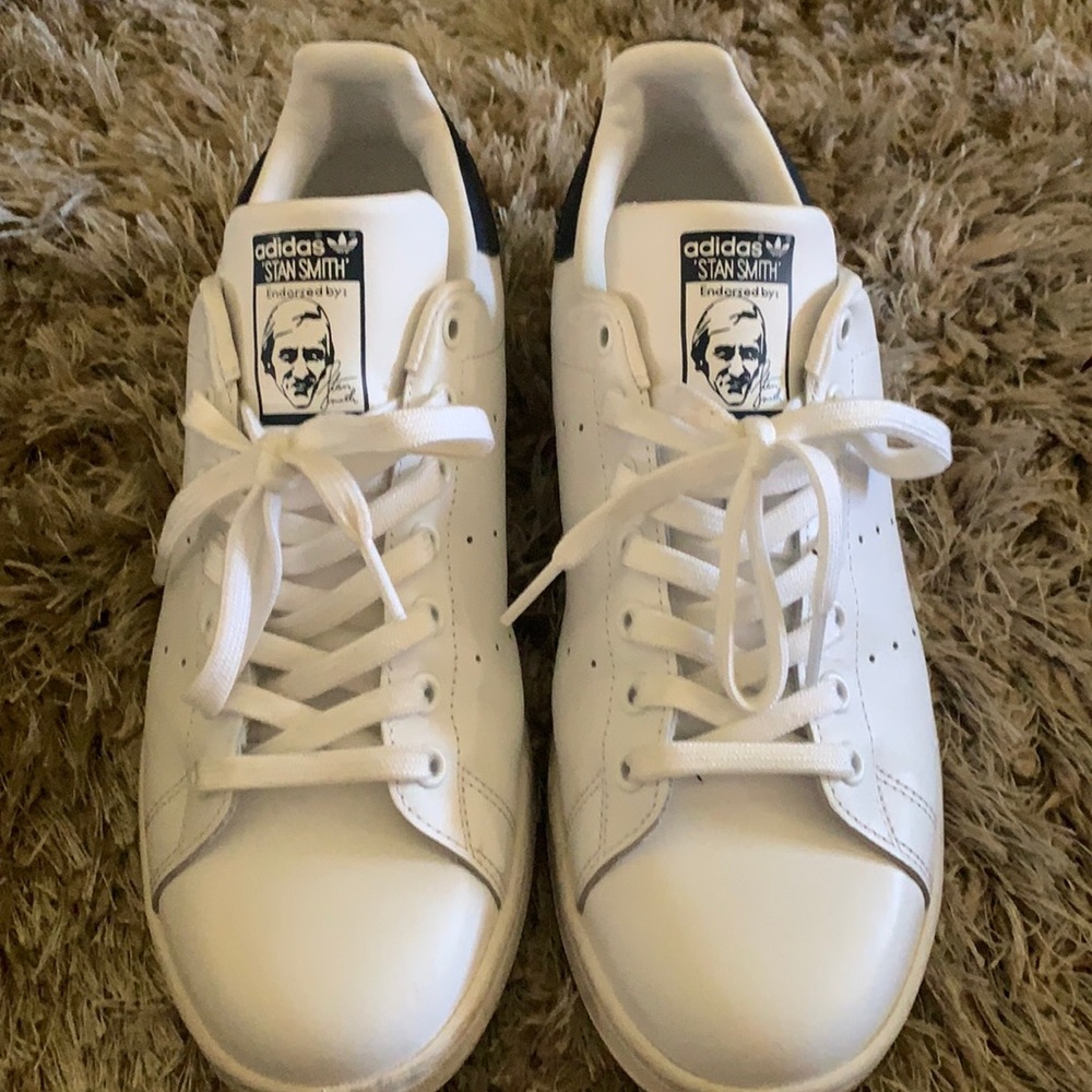 Men’s all white Stan Smith Adidas sneakers. Size 10
